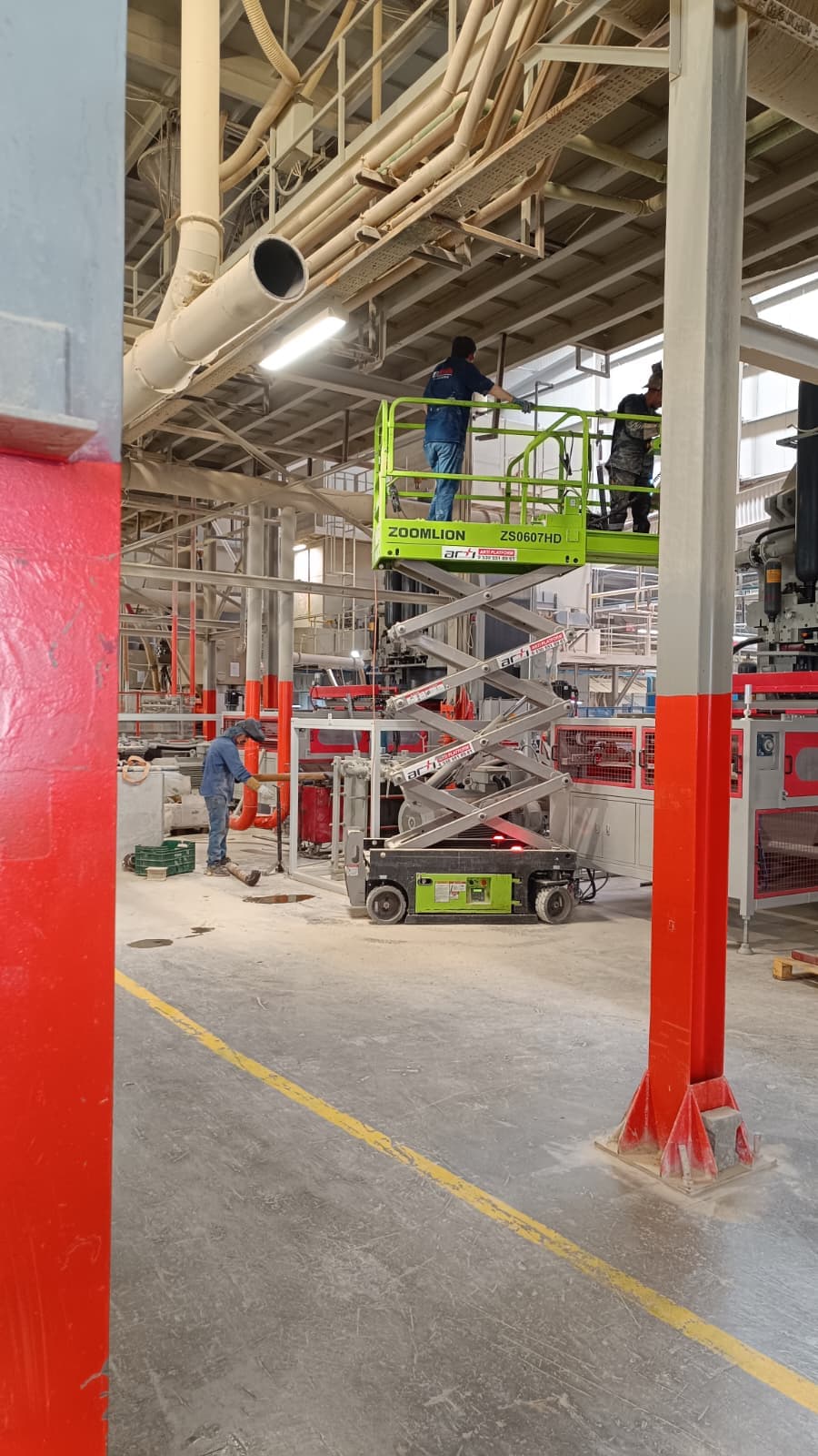 Fabrika içi tesisat ve tavan çalışması